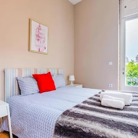 Apartament Classy Flat At Marques Square With Garden