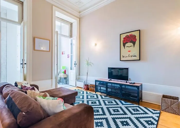 Classy Flat At Marques Square With Garden Apartment