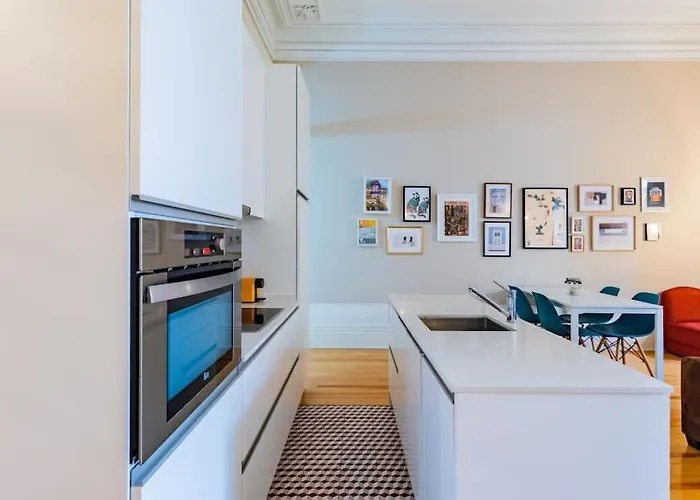 Apartment Classy Flat At Marques Square With Garden Porto