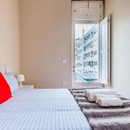 Classy Flat At Marques Square With Garden بورتو