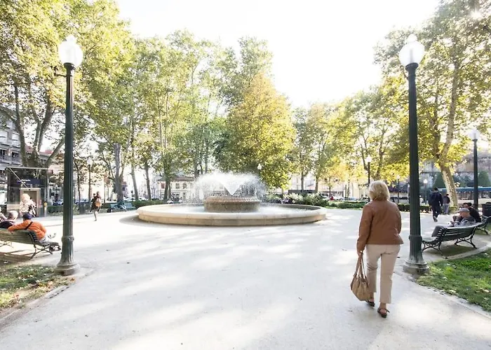 Classy Flat At Marques Square With Garden Porto