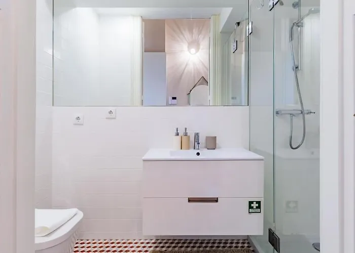 Classy Flat At Marques Square With Garden * Πόρτο