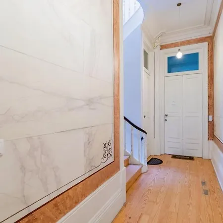 Classy Flat At Marques Square With Garden *